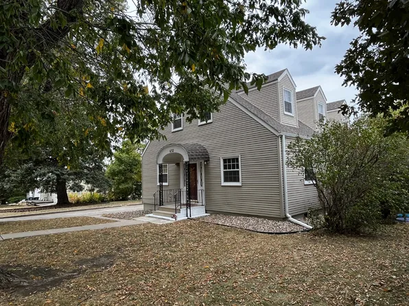 632 W 4th St, Winner, SD 57580