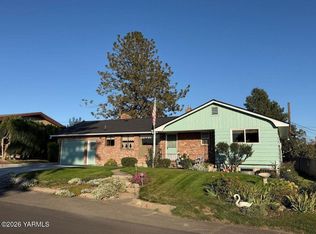 111 Sunset Way, Zillah, WA 98953