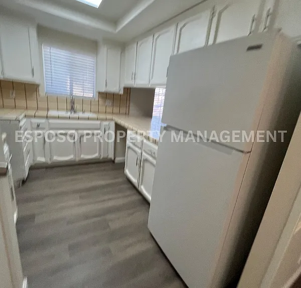 4014 N Benedict Ave #101 — Photo 5