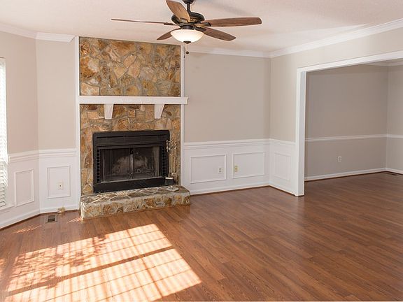 5th image of 3811 Villa Ln