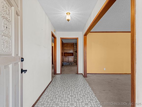 4th image of 1814 SE Barlow Ct