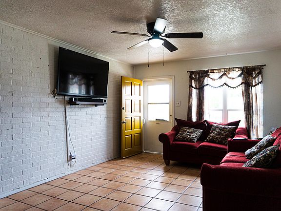 3rd image of 10025 Oakwood Dr
