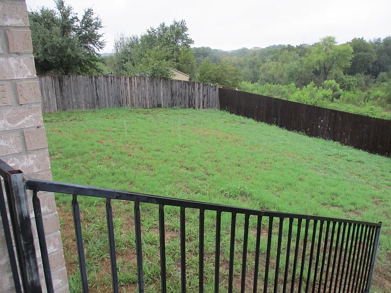 523 Cattail Cir — Photo 32