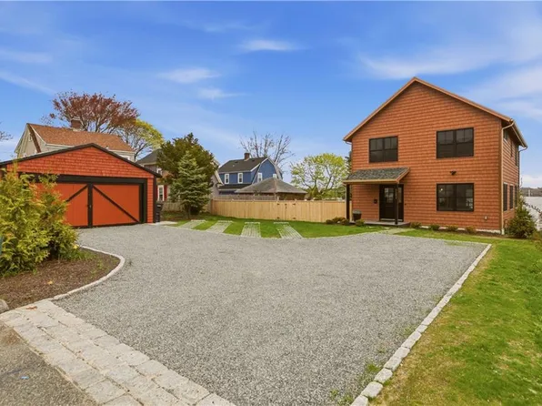 1124 Narragansett Blvd, Cranston, RI 02905