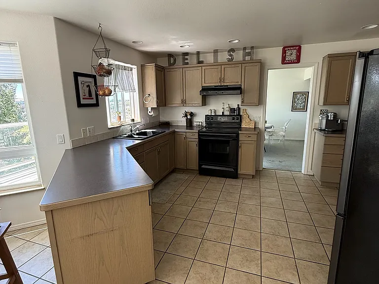 Fully equipped kitchen
