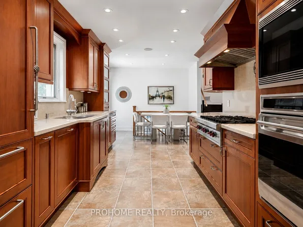 16 Tuscay Ct, Markham, ON L3R 1V1
