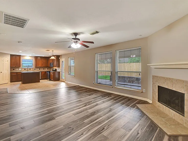 5410 Spring Oak Dr — Photo 23
