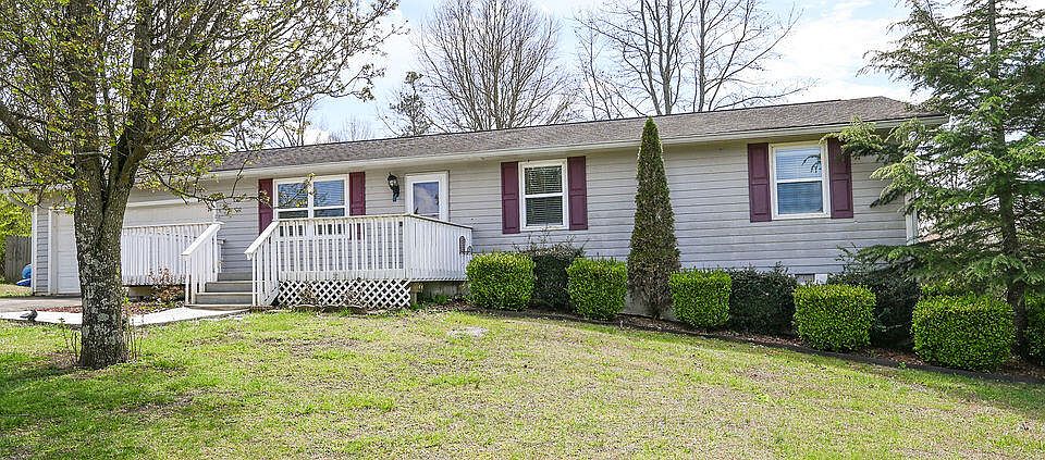 1st image of 3326 Carmen Ln SE