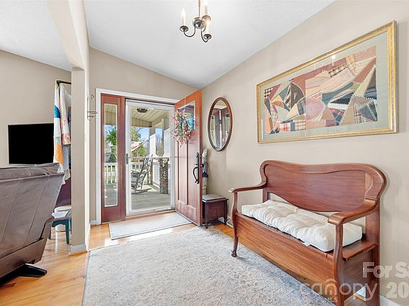 4th image of 279 Plantation Rd #50