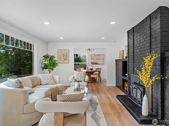 4th image of 10723 Densmore Avenue N