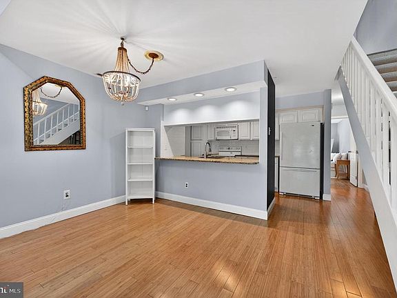 5th image of 405 Park Pl