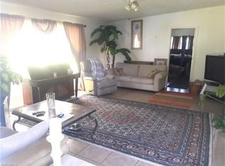 103 Moon Bay St, Naples, FL 34114