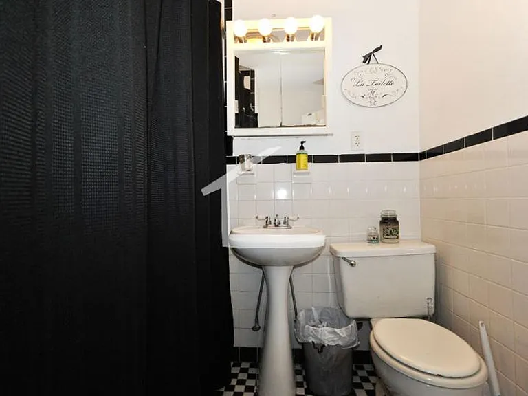 144 Brooks St #1 — Photo 8