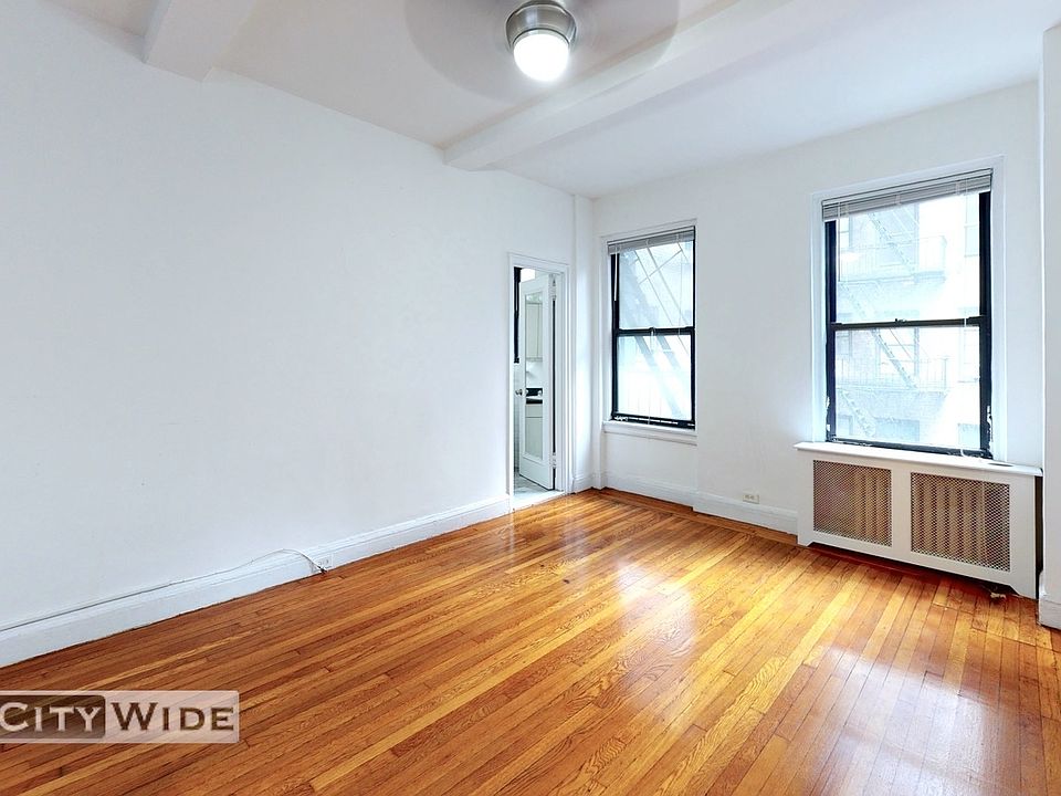 1st image of 140 E 46th St Penthouse 5V