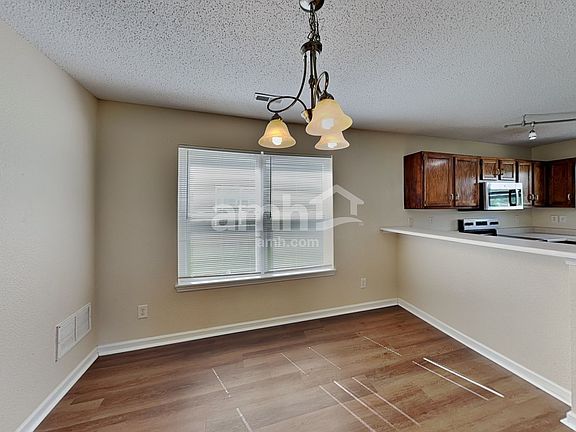 4th image of 1347 Egret Ln