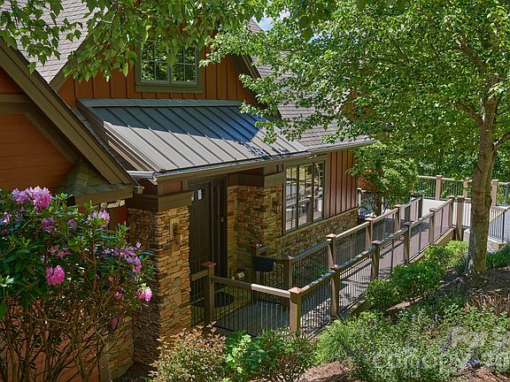 2nd image of 427 Spring Rock Rd