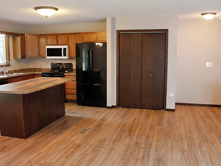 1421 Orchard Dr — Photo 12