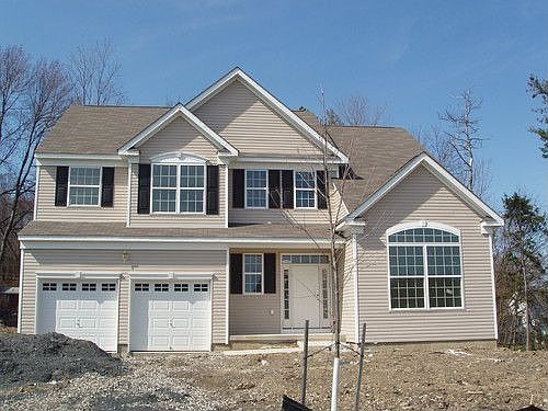 1st image of 7 Evergreen Ln