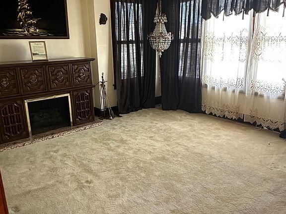 5th image of 4943 W Race Ave