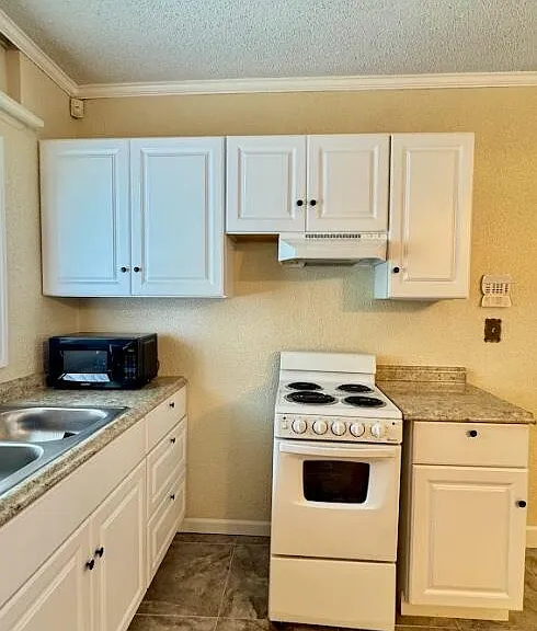 5557 Floral Ave — Photo 13