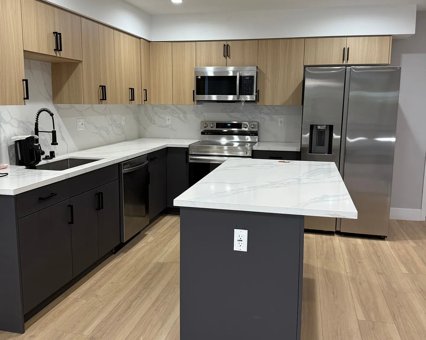 4 bed, 1761 sqft, $4,385 — Photo 1