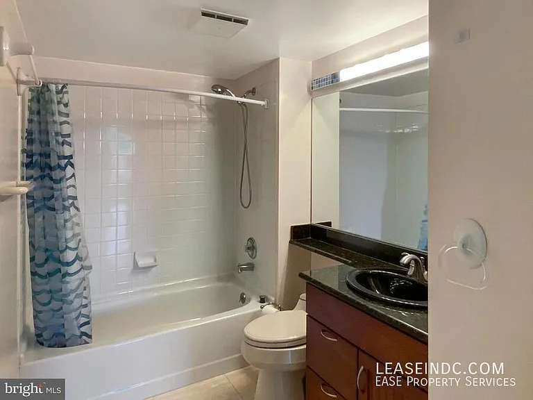 1275 25th St NW #600 — Photo 17