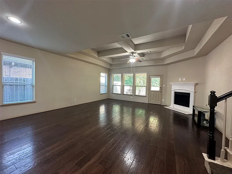 2423 Garden Shadow Dr — Photo 7