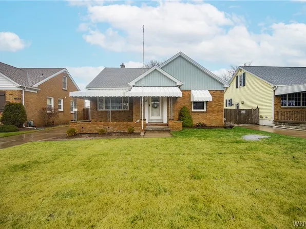 27 Edmund St, Cheektowaga, NY 14227