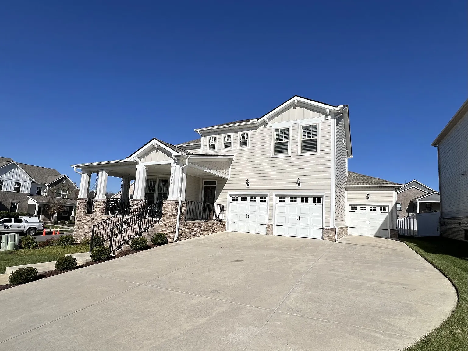 4 bed, 3.5 bath, 2634 sqft, $3,875 — Photo 1