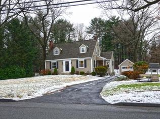 226 Chestnut St, Lynnfield, MA 01940