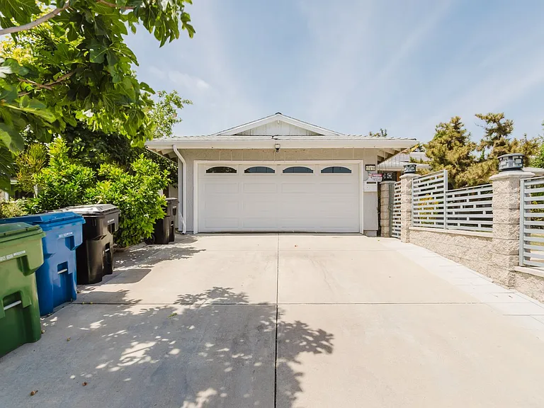 17419 Blackhawk St — Photo 4