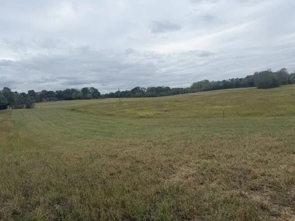 3 Poplar Ridge Rd, Chapmansboro, TN 37035