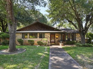 813 Ray Andra Dr, Desoto, TX 75115