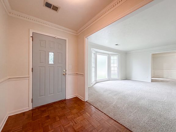 3rd image of 234 Connie Dr