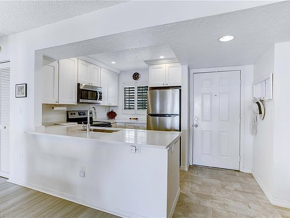3rd image of 4895 Bonita Beach RD #103