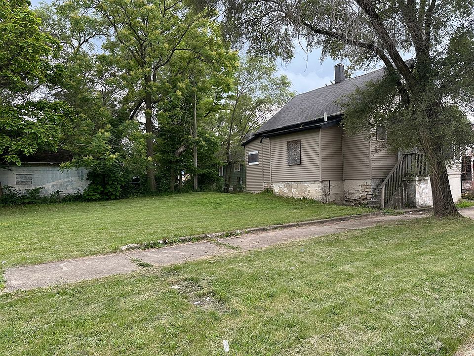 2nd image of 208 E Birch St