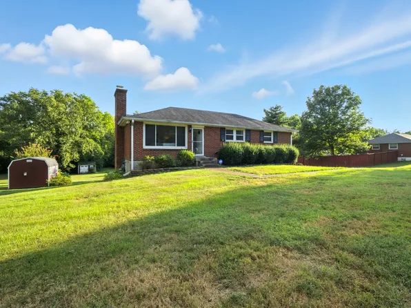 904 Woods Lake Dr, Madison, TN 37115