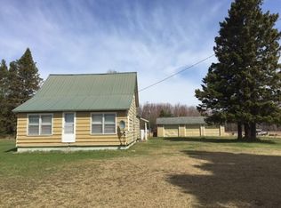 9843 E Traynor Rd, Goetzville, MI 49736