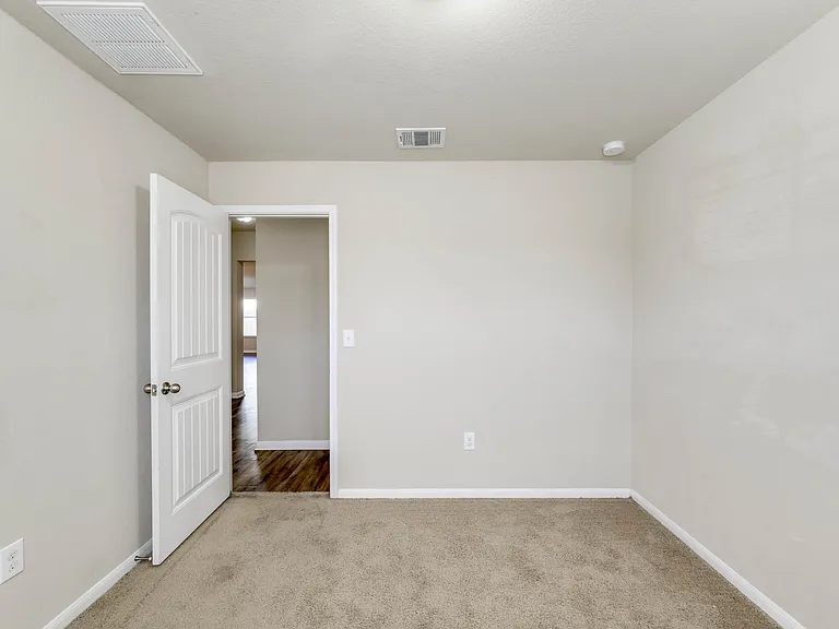 5800 Montrelia Dr — Photo 7