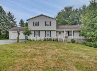 4 Mayapple Rd, Poughkeepsie, NY 12603