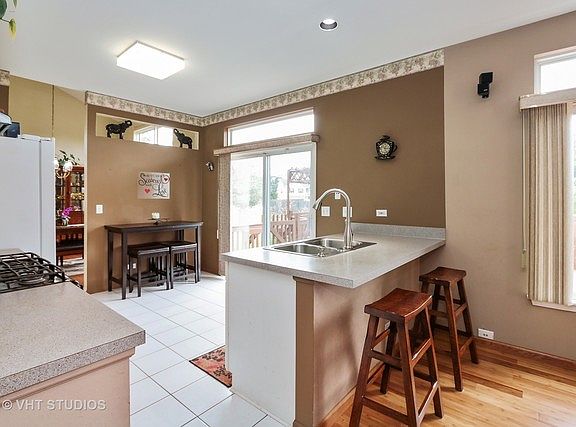 5th image of 272 W Blackthorn Ct