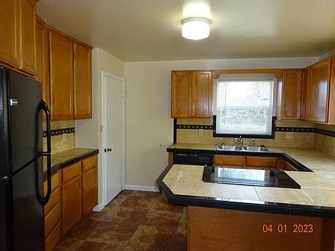 1st image of 351 E Roosevelt Ave