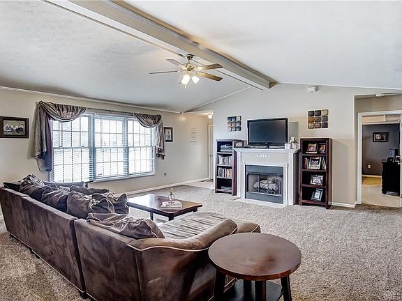 5th image of 8 Summerfield Dr