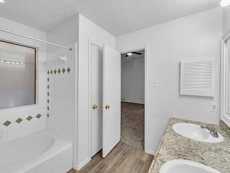 608 Rancho Dr — Photo 22