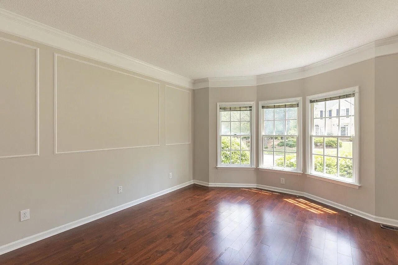 4 bed, 2.5 bath, 2520 sqft, $2,700 — Photo 4