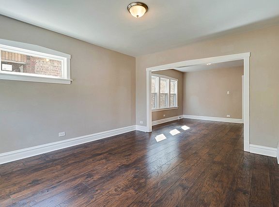 3rd image of 1017 Dunlop Ave