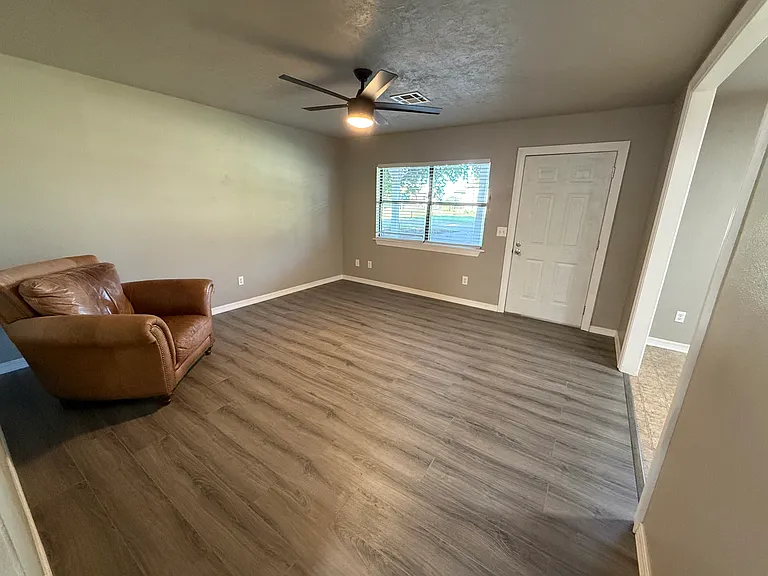 1008 S Lowry St — Photo 18