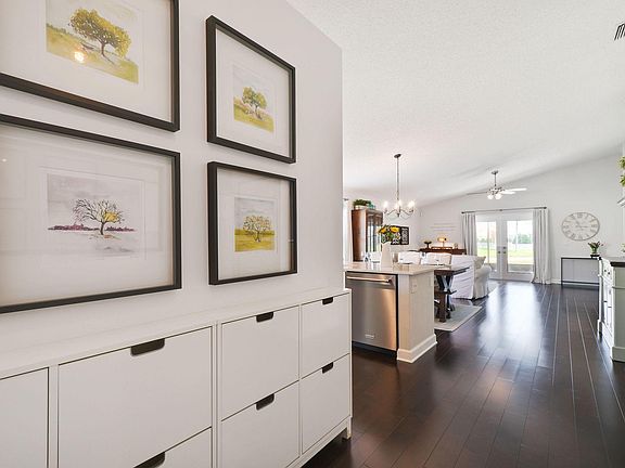 5th image of 811 NW Greenwich Ct