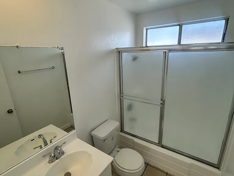 20437 Cohasset St #10 — Photo 9