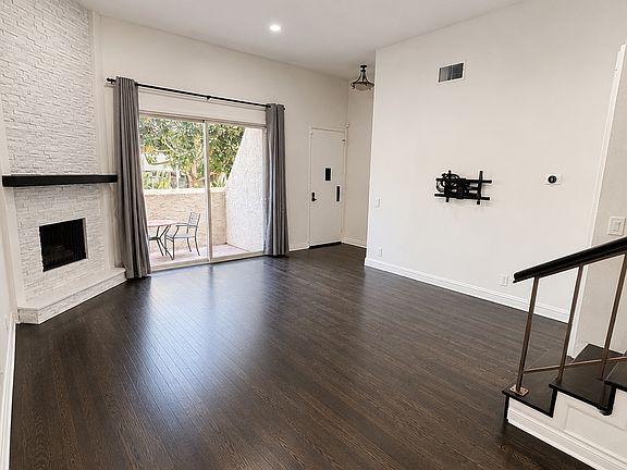 3rd image of 4664 Willis Ave #4